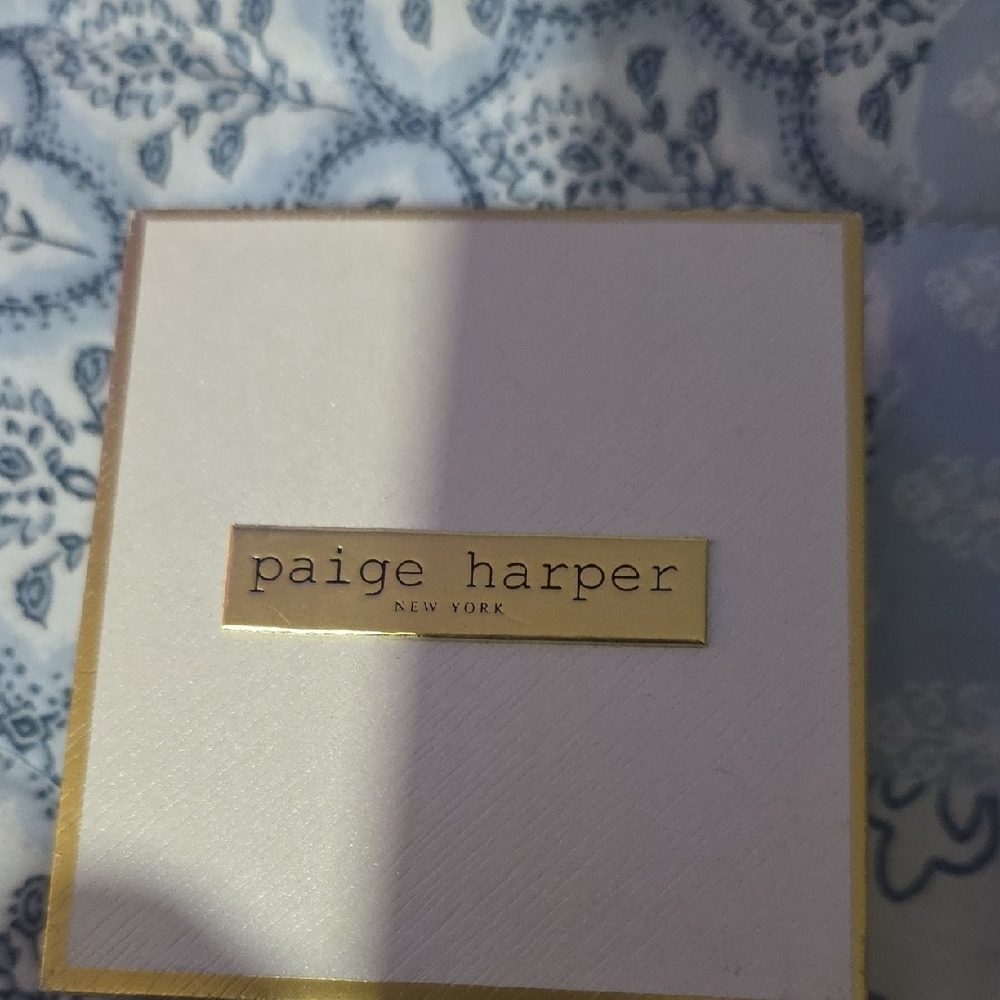 Gold Initial Necklace - Picture 5 of 6